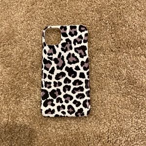 iphone 11 purple/gray cheeta print